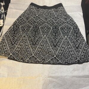 Banana Republic Black and White Geometric Skirt Size 14 EUC